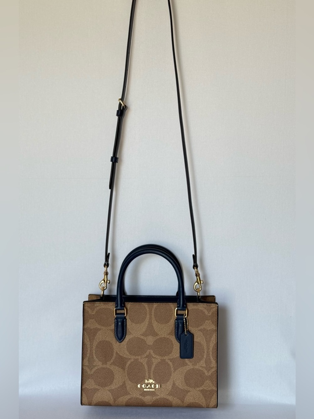 Coach Maggie Small Tote Signature Canvas Tan/deep blue Gold hardware NWT CAL28 - Picture 9 of 14